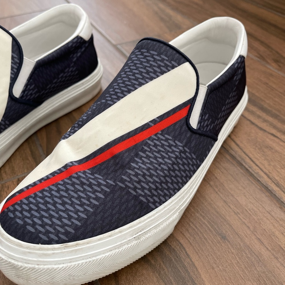 Authentic Louis Vuitton Navy and White Slip-On Size 6.5 Men’s/Size 8 Women’s